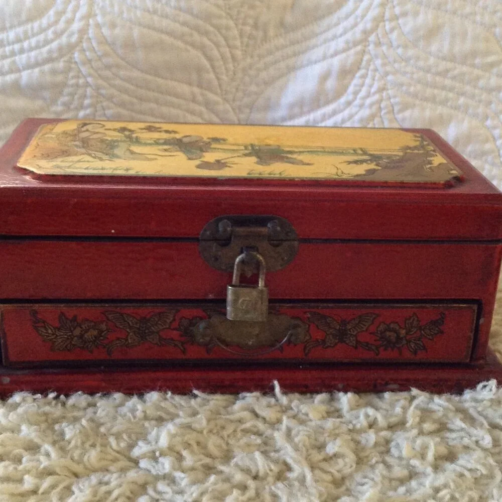 VTG Chinese Lacquer 2 drawer jewelry box; Circa: 1920/40, Brass Handles/patina